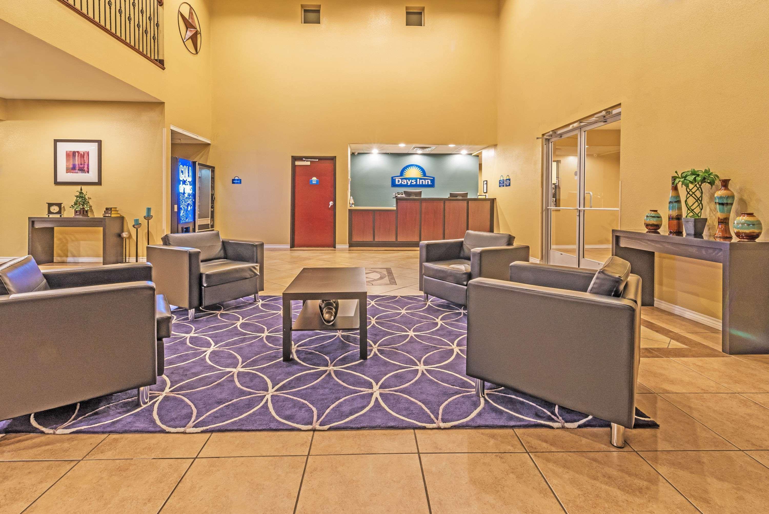 Days Inn By Wyndham Rockdale Texas Exterior foto